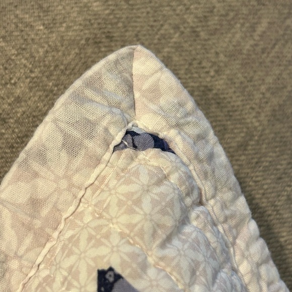 Rachel Ashwell The Farmhouse 22”x 22” Patchwork Down Alternative Pillow NEW - Picture 5 of 16